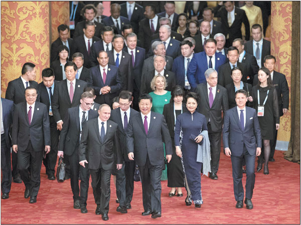 Xi welcomes guests
