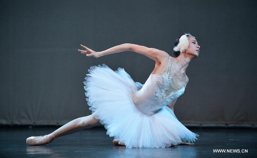 China National Ballet performs at Beijing Institute of Fashion Technology