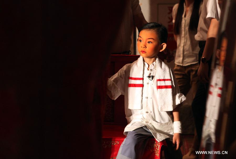 Little amateurs perform Peking Opera in Tianjin