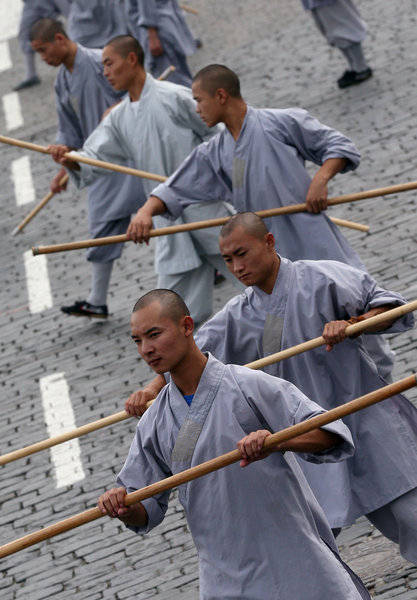 Shaolin kung fu performance hits Red Square