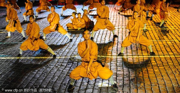 Shaolin kung fu performance hits Red Square