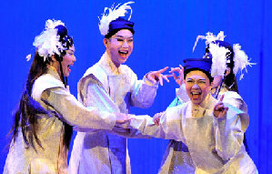 Musician improvises Nanyin opera to help keep it alive