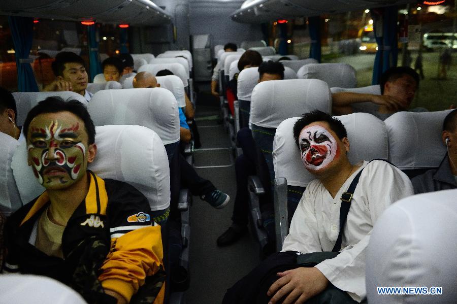 Beijing Opera troupe perform in Brazil