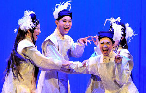 Beijing Opera troupe perform in Brazil