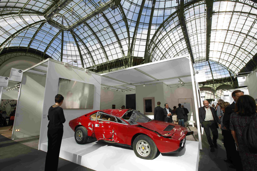 Int'l Contemporary Art Fair opens in Paris