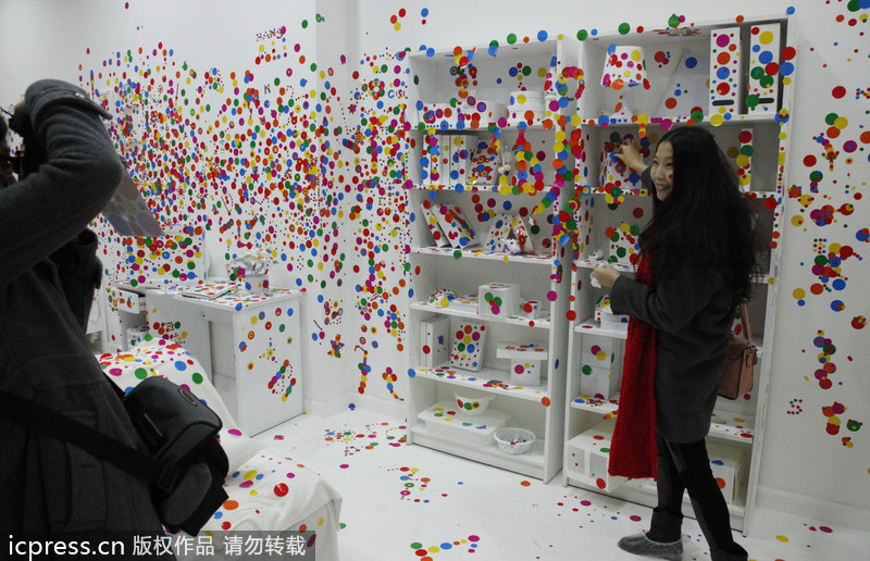 Japanese artist lights up Shanghai
