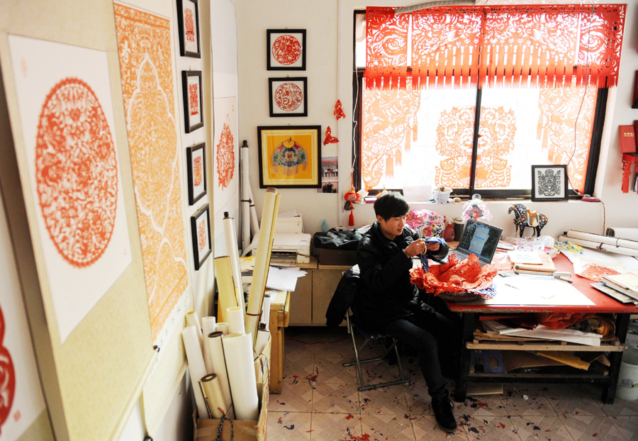 Paper cutting artist follows his dream