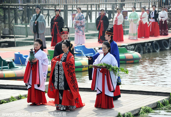 Shanghai hosts ancient Shangsi Festival