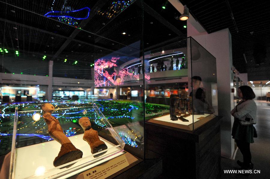 Cultural relics from ancient tombs exhibited in Changsha