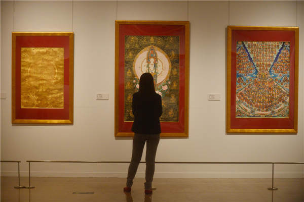 Thangka master on view