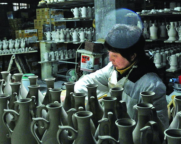 Jingdezhen raises porcelain standard