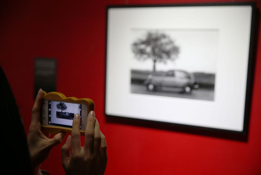 'Doisneau's Renault' photo exhibition kicks off in Beijing