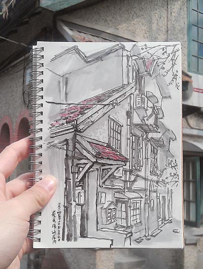 Sketching a disappearing Shanghai