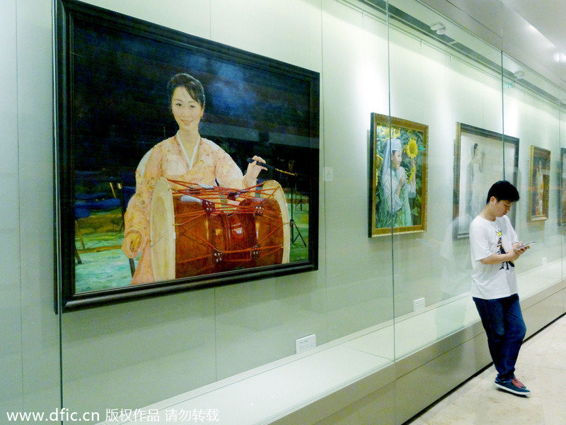 Art exhibit on DPRK modern women