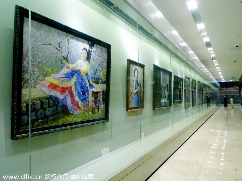 Art exhibit on DPRK modern women