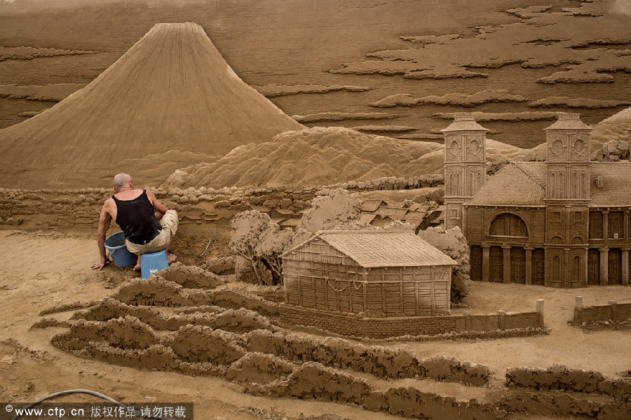 Sand sculptures replicate world heritage items
