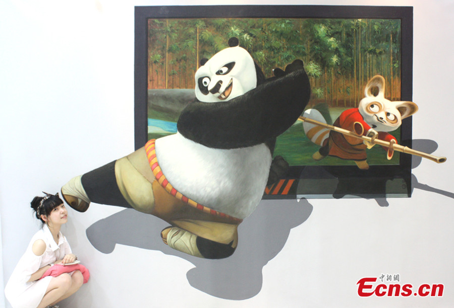 East China's city holds first 3D painting exhibition