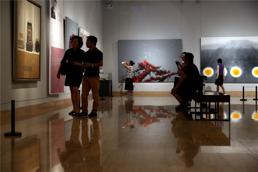 2014 Chinese Oil Painting Biennale opens