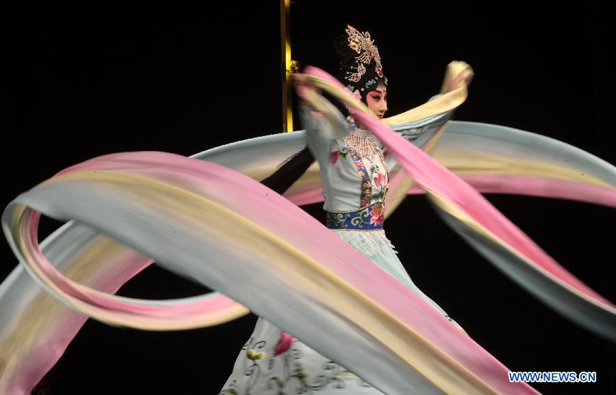 Peking Opera staged in US to commemorate Mei Lanfang