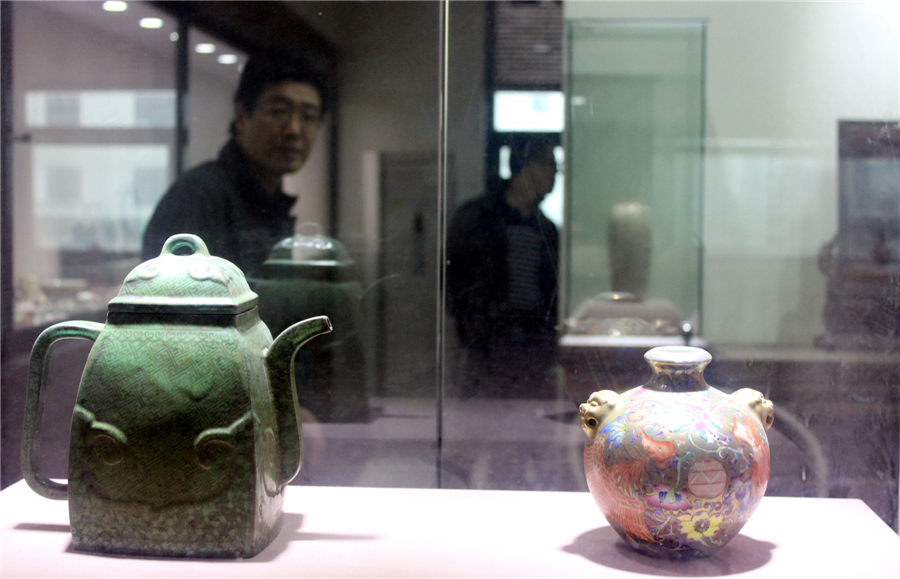 Ming and Qing imperial porcelains shine in Suzhou