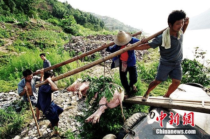 Photos show life of migrants for Three Gorges Dam