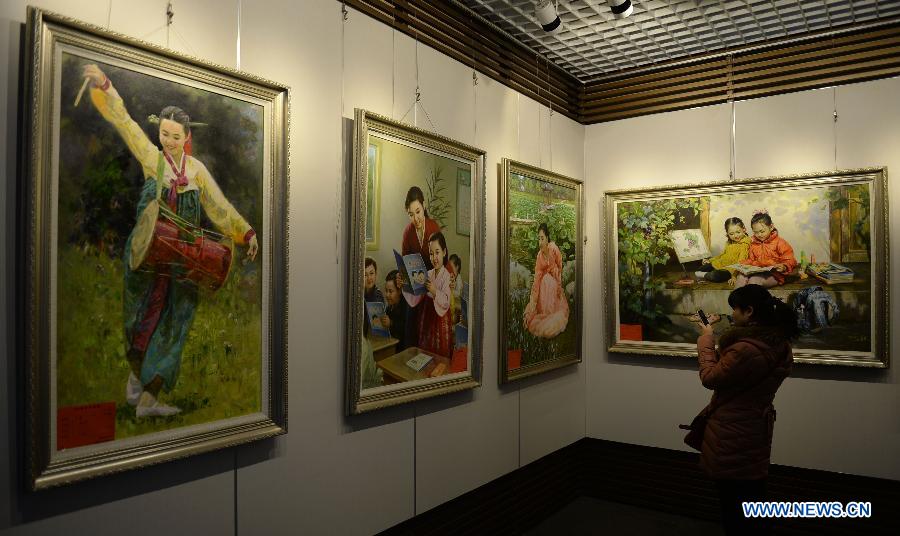 DPRK oil paintings displayed in China's Hebei