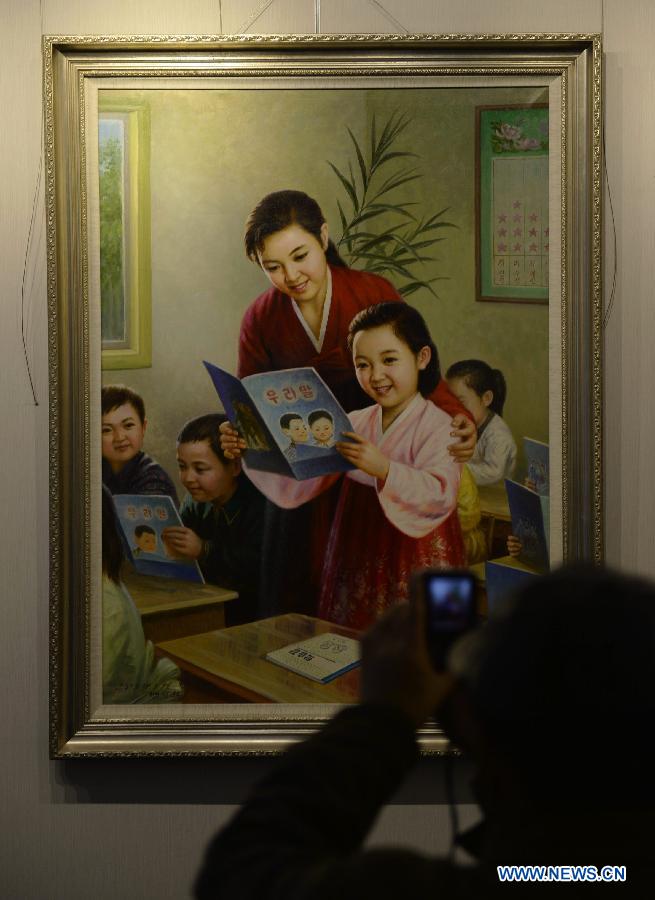 DPRK oil paintings displayed in China's Hebei