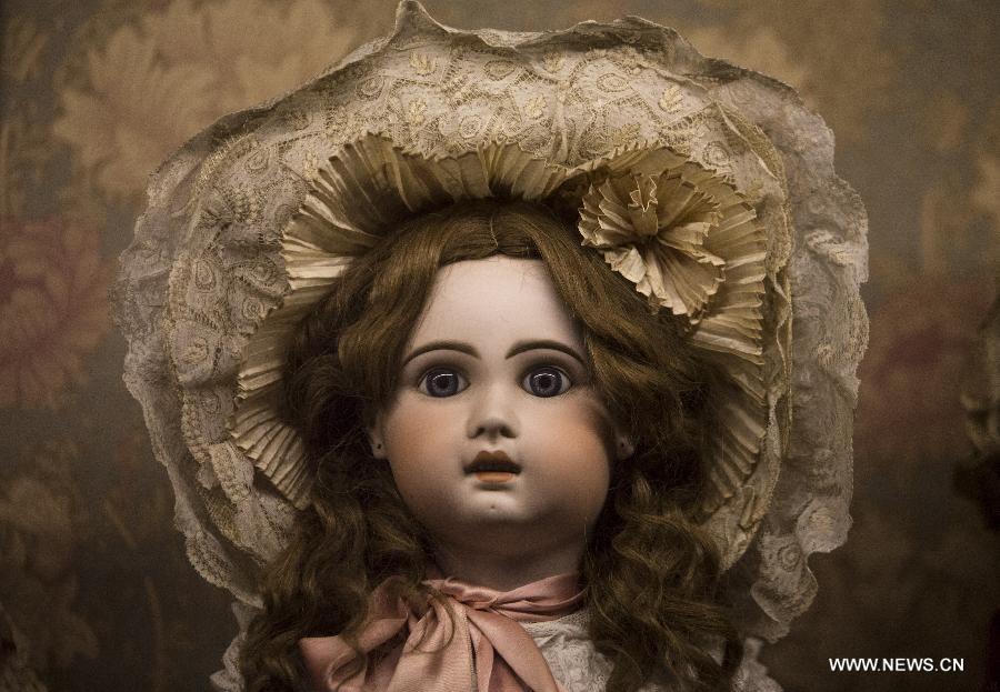 Exhibition of ancient dolls in Argentina
