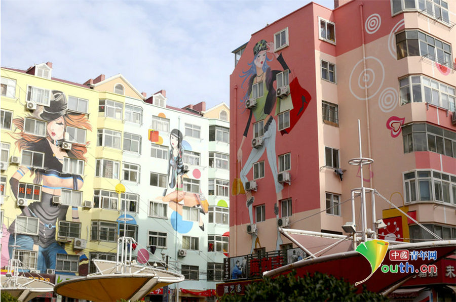 Eye-catching wall paintings in Qingdao