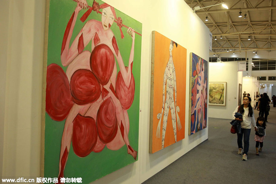 Global galleries display works at the 2015 Art Beijing expo