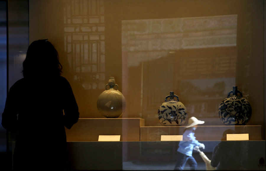 Ming Dynasty imperial ceramics showcased at Palace Museum