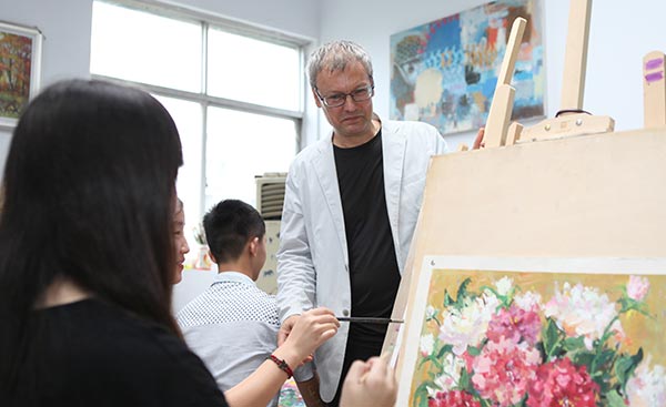 Magic on canvas for Russian art teacher in Hunan