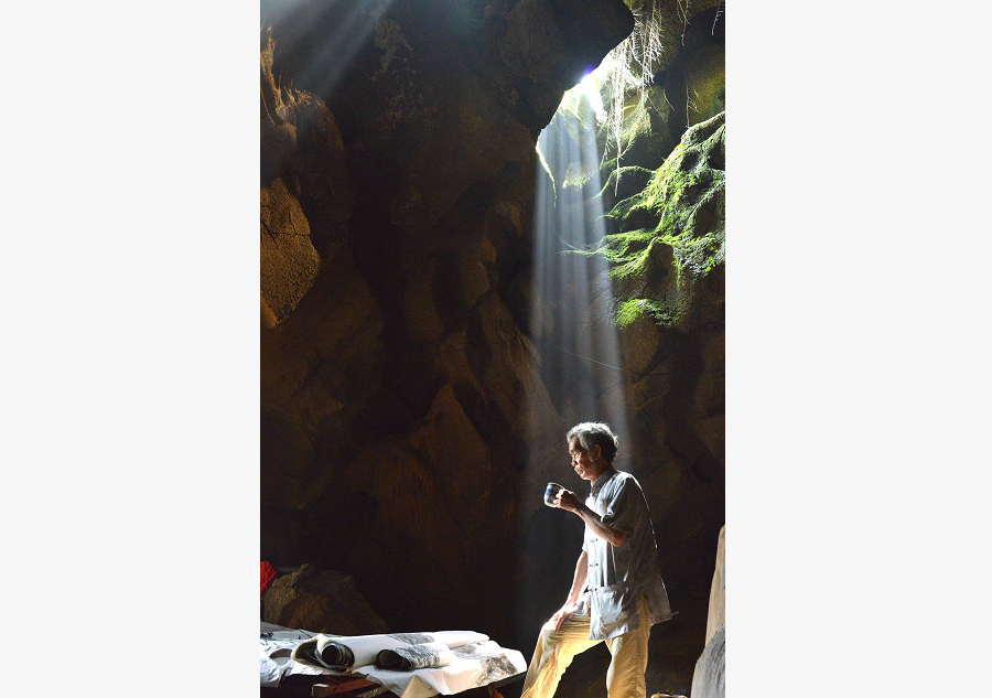 Artist paints in cave studio for 30 years