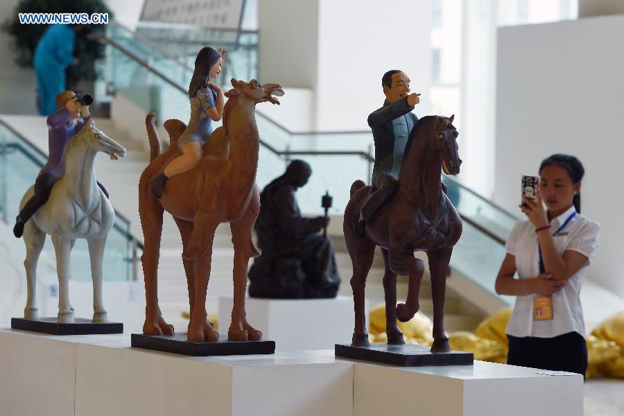 Sculptures by S.Korean and Chinese artists exhibited in NW China