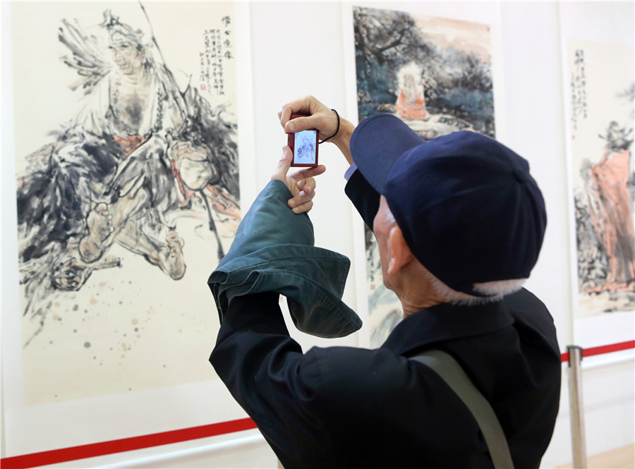 Literature and art on exhibit in Beijing