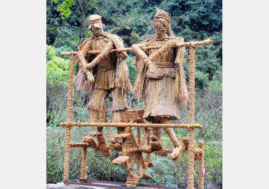 Straw art festival held in Chongqing