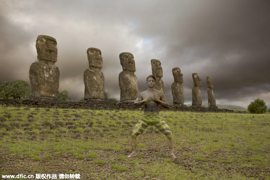 US body paint artist blends people into iconic sights