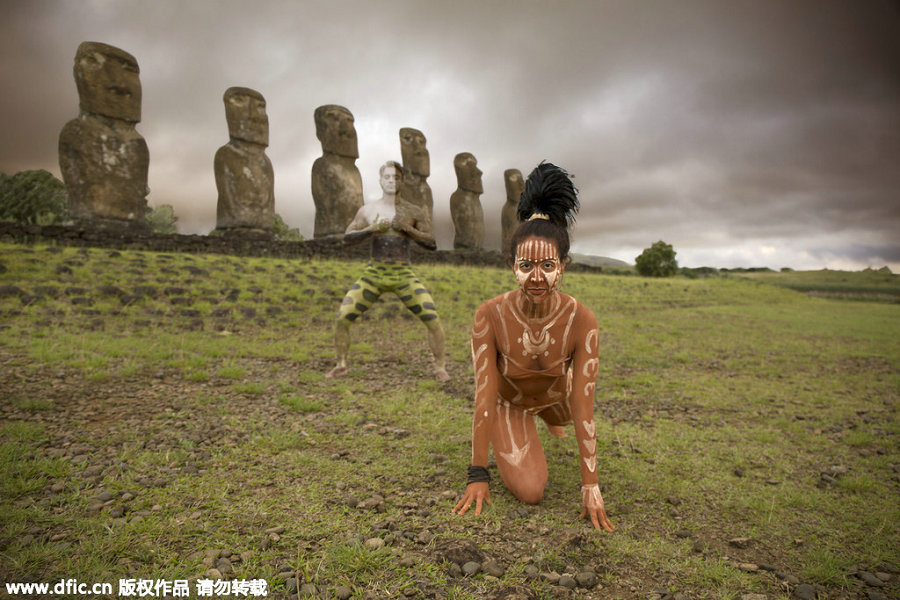 US body paint artist blends people into iconic sights