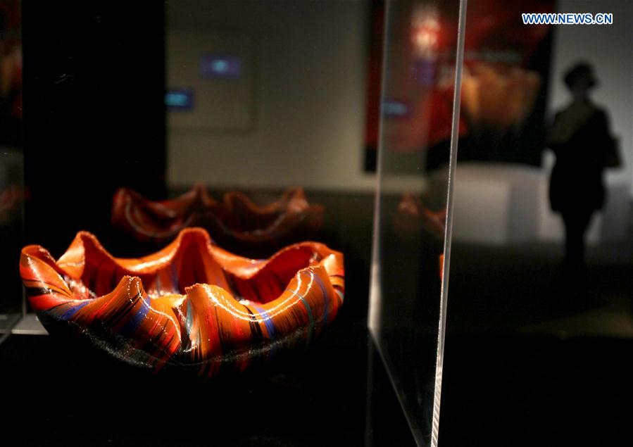 Glass sculptures of American artist exhibited in Shanghai
