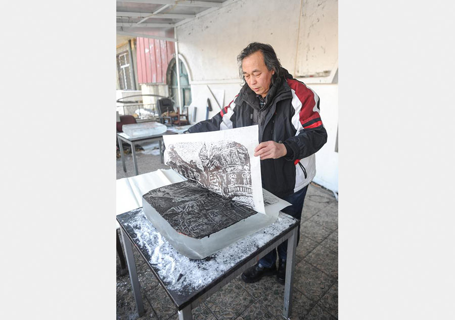 Ice engraving painting artist-Zhu Xiaodong