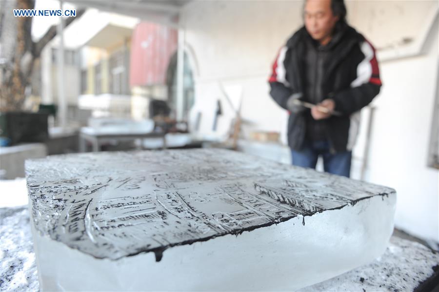 Ice engraving painting artist-Zhu Xiaodong