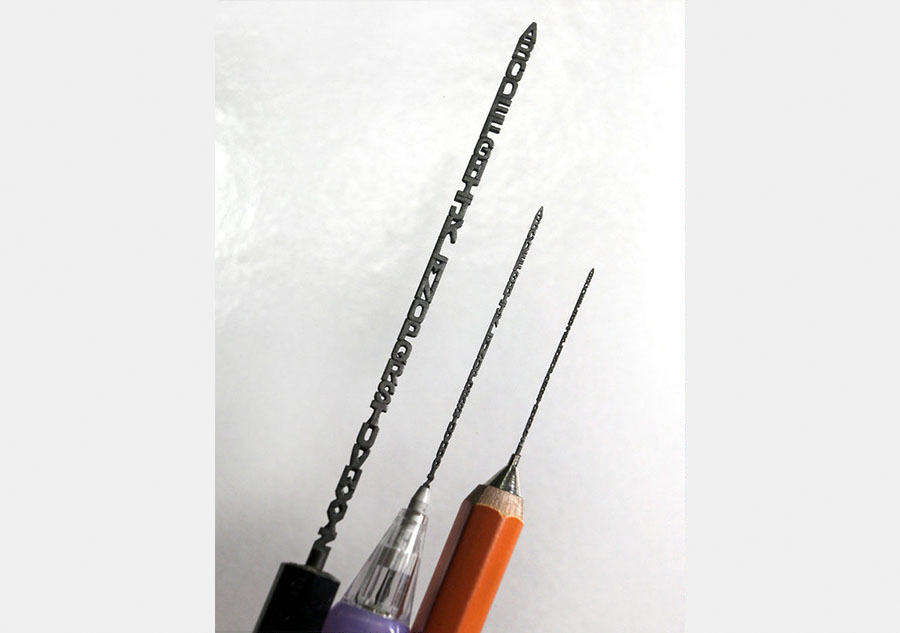 Talented artist makes tiny pencil lead sculptures