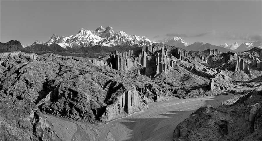 Amazing landscapes of China in white and black