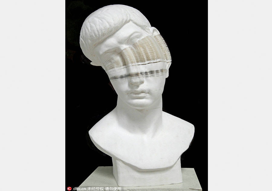 Paper art makes Greco-Roman-style sculpture stretchable