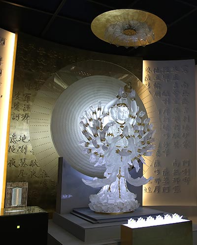 Exquisite work inspired by Buddha draws many to HK mall