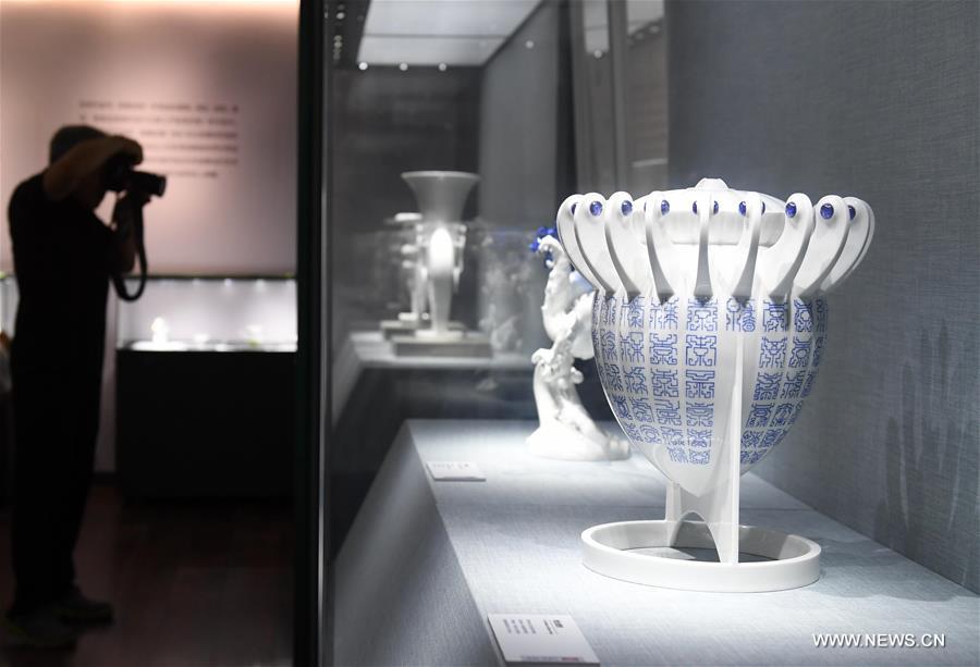 Porcelain exhibition of artist Wang Xiajun launched in Beijing