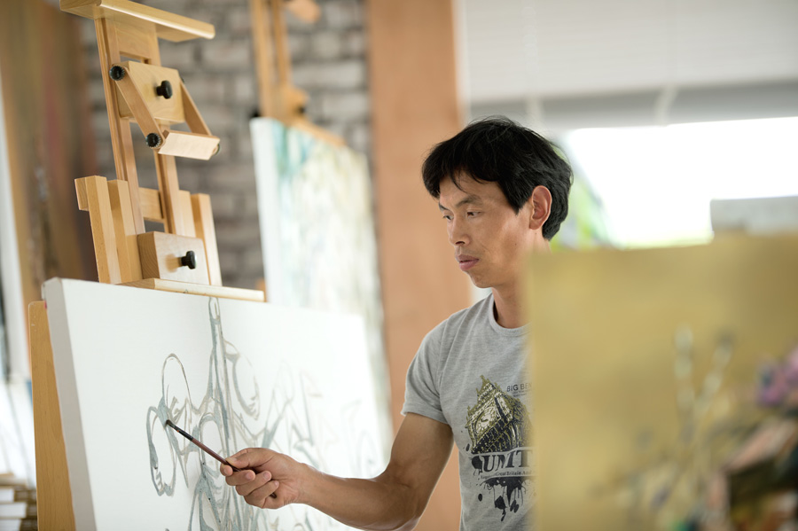 China's peasant Van Gogh creates nostalgia