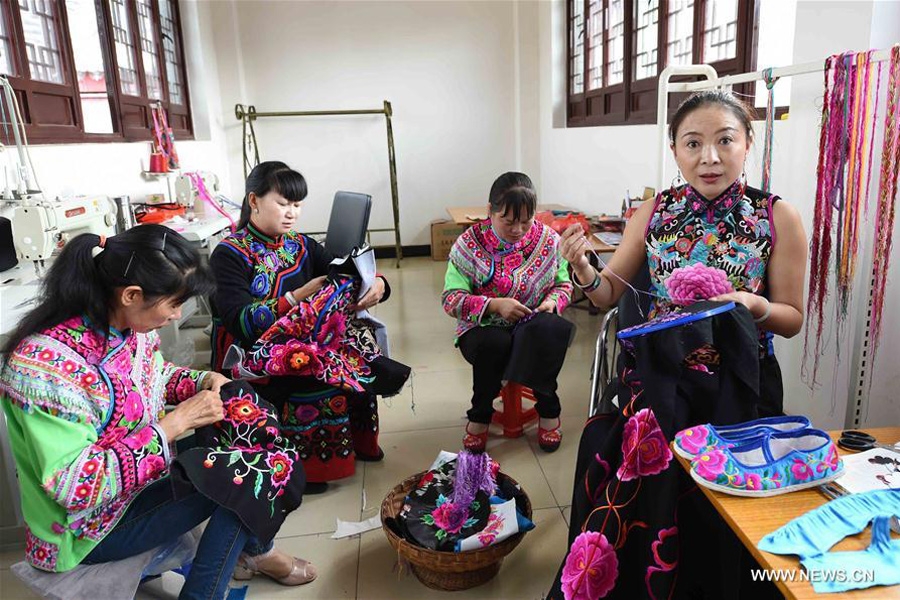 Embroidery in Yi ethnic style