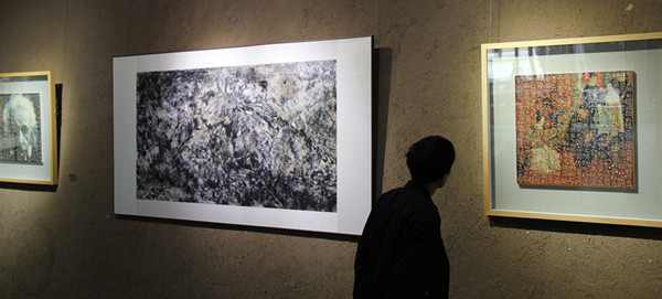 Chinese artists show experiments with ink, water and paper