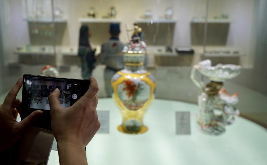 Visitors view ceramic craftworks in China Jingdezhen Int'l Ceramic Fair